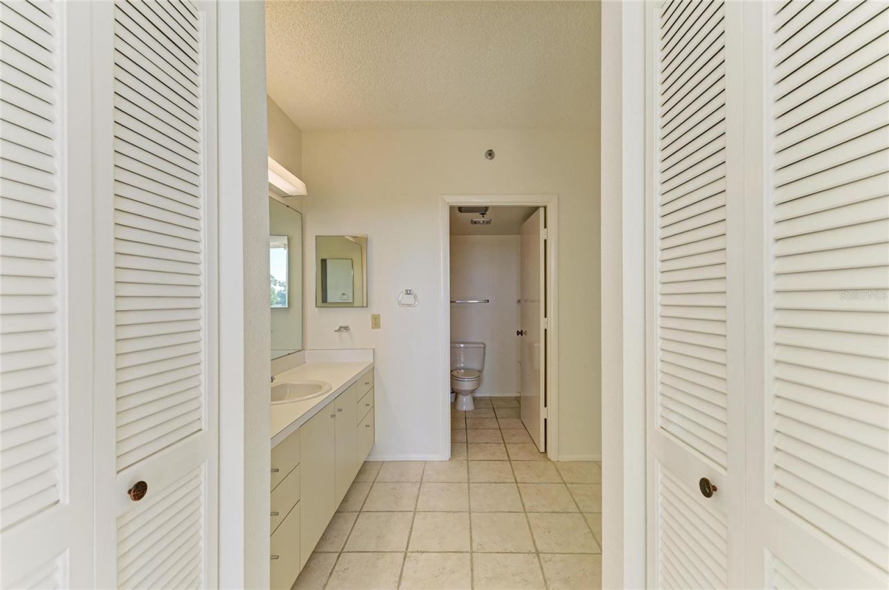 1065 Gulf Of Mexico Drive, Unit 201, Longboat Key, FL 34228 Photo