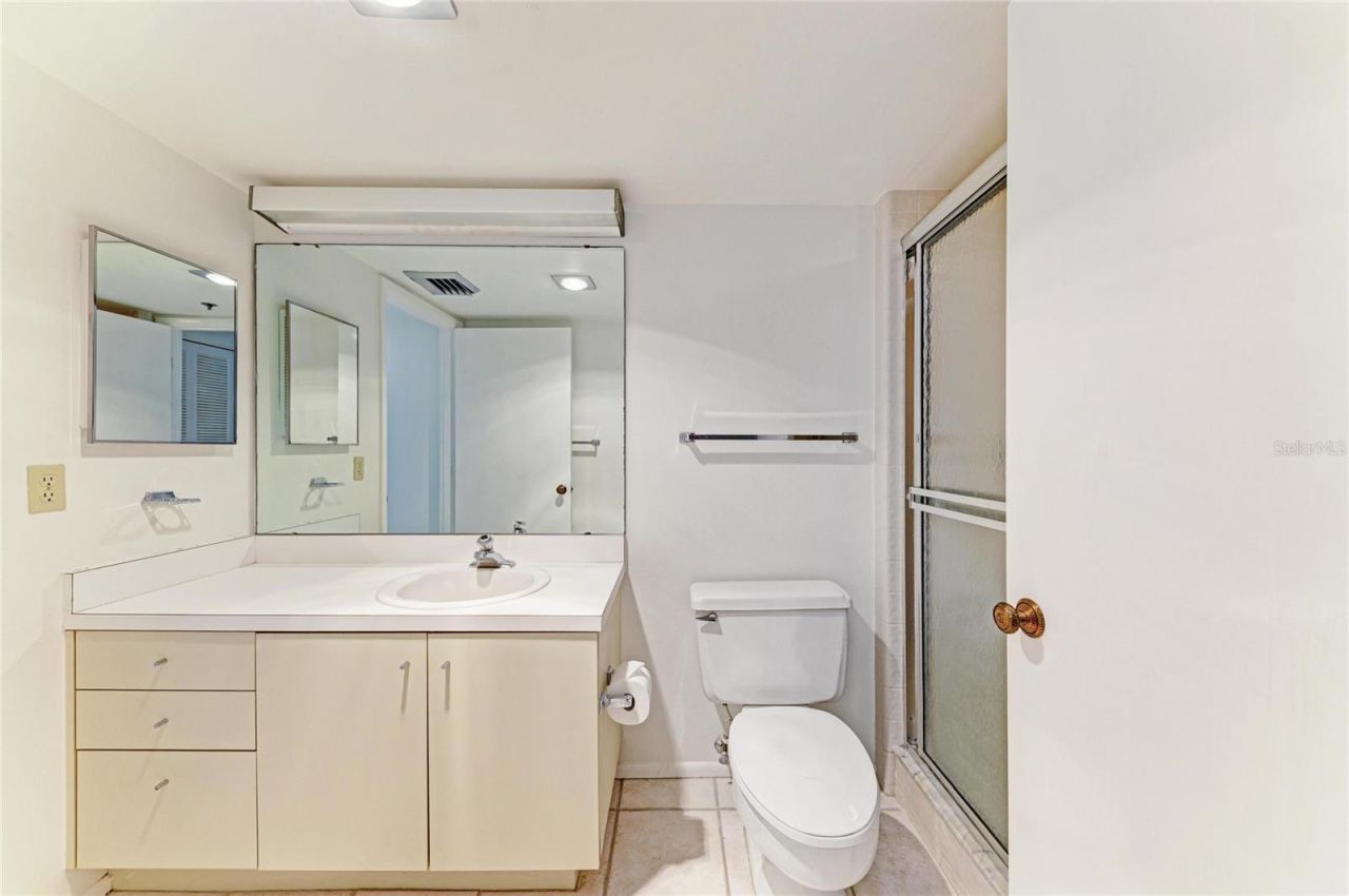 1065 Gulf Of Mexico Drive, Unit 201, Longboat Key, FL 34228 Photo