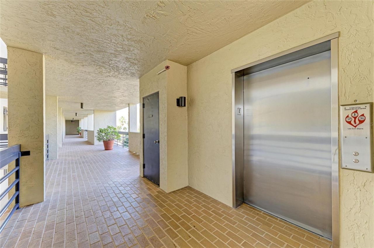 1065 Gulf Of Mexico Drive, Unit 201, Longboat Key, FL 34228 Photo