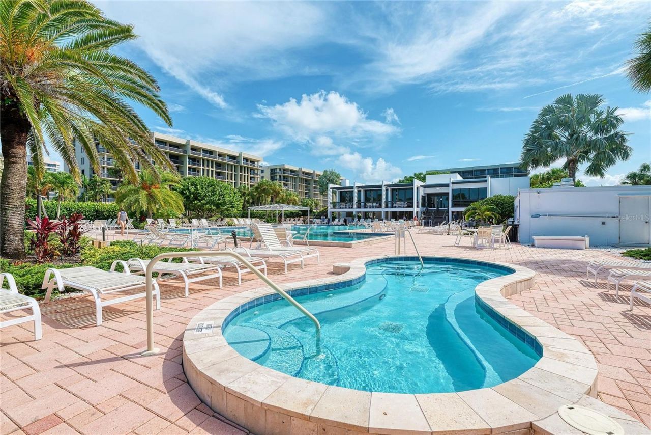 1065 Gulf Of Mexico Drive, Unit 201, Longboat Key, FL 34228 Photo