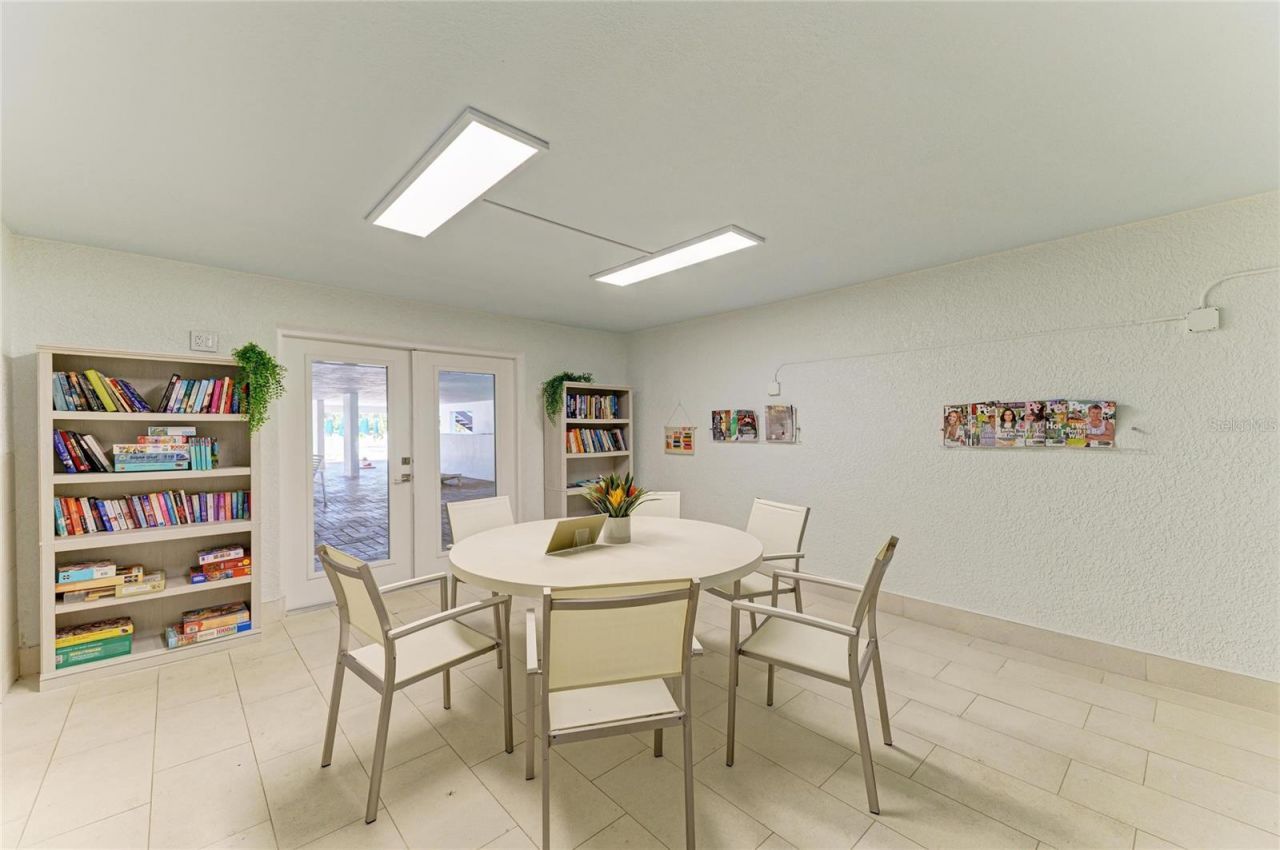 1065 Gulf Of Mexico Drive, Unit 201, Longboat Key, FL 34228 Photo