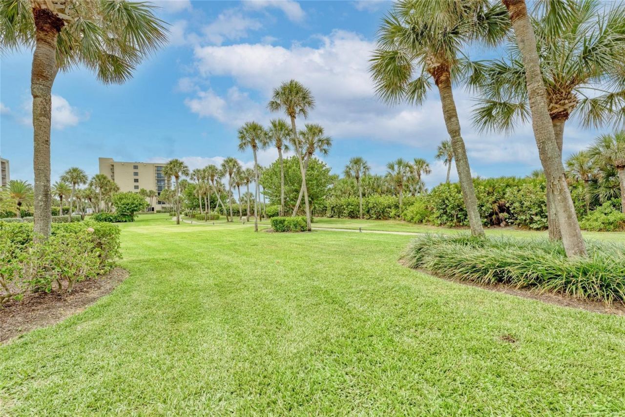 1065 Gulf Of Mexico Drive, Unit 201, Longboat Key, FL 34228 Photo