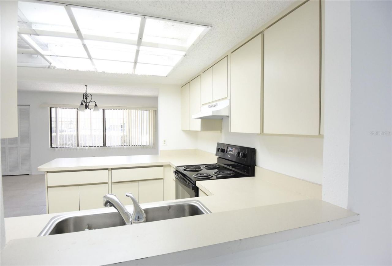 935 Sunridge Way, Unit B4, Sarasota, FL 34234 Photo