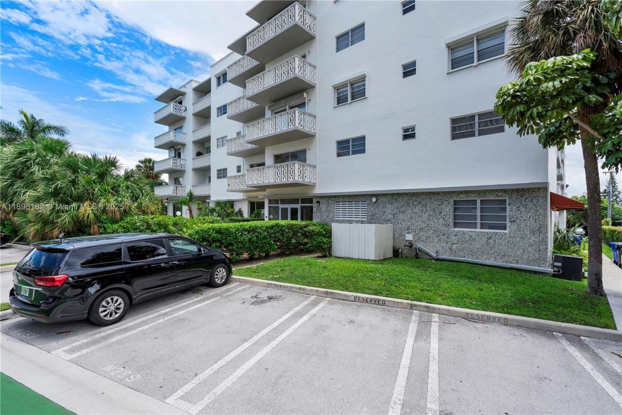 9700 E Bay Harbor Dr, Unit 505, Bay Harbor Islands, FL 33154 Photo