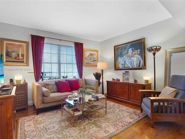 1051 Meridian Ave, Unit 1K, Miami Beach, FL 33139