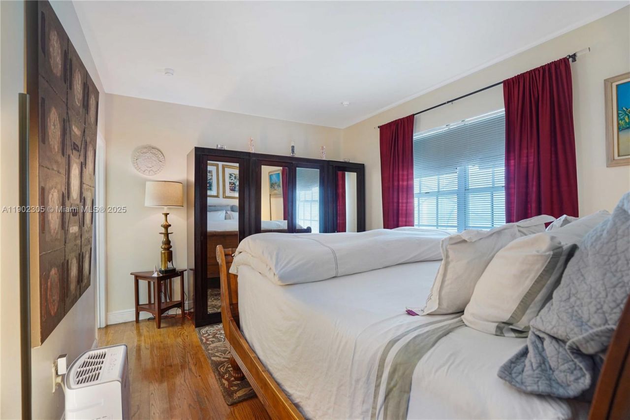 1051 Meridian Ave, Unit 1K, Miami Beach, FL 33139 Photo