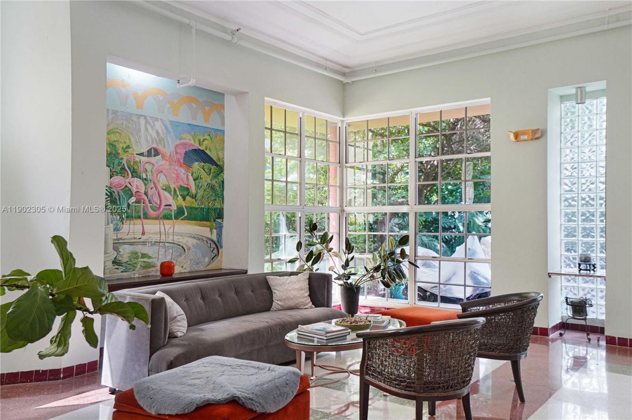 1051 Meridian Ave, Unit 1K, Miami Beach, FL 33139 Photo