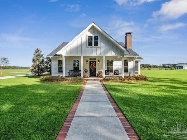 3500 Red Ryder Ln, Pace, FL 32571