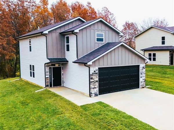 707 Mahogany Court, Warrensburg, MO 64093