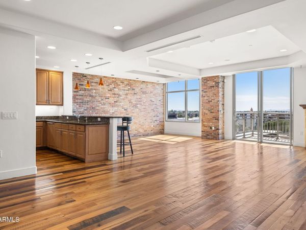 2211 E CAMELBACK Road, Unit 607, Phoenix, AZ 85016