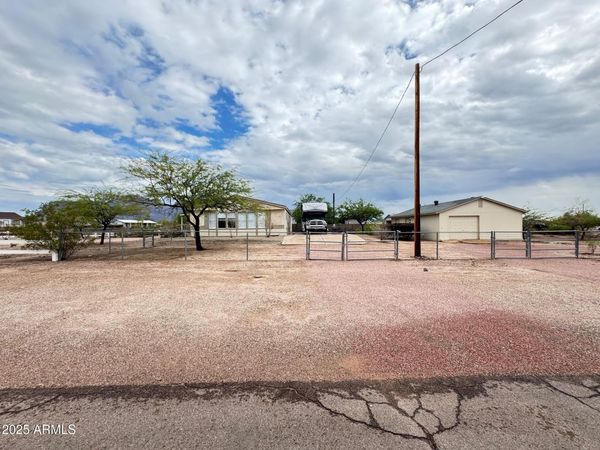 1835 E 20TH Avenue, Apache Junction, AZ 85119