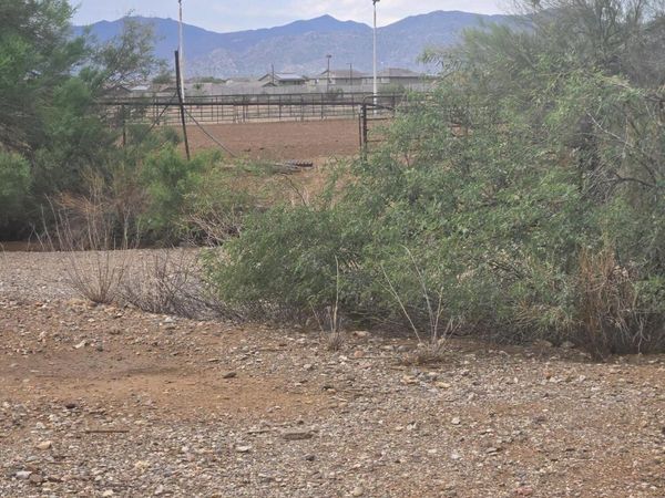 17963 W PATRICK Lane, Unit 5, Surprise, AZ 85387