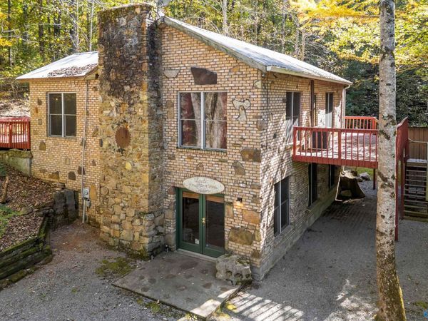 136 Higdon Road, Falkville, AL 35622