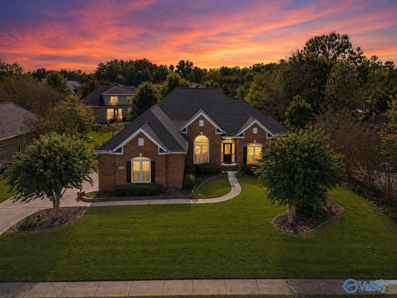 128 Holbrook Drive, Huntsville, AL 35806 Main Photo