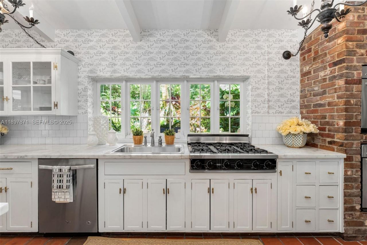 5950 SW 128th St, Pinecrest, FL 33156 Photo