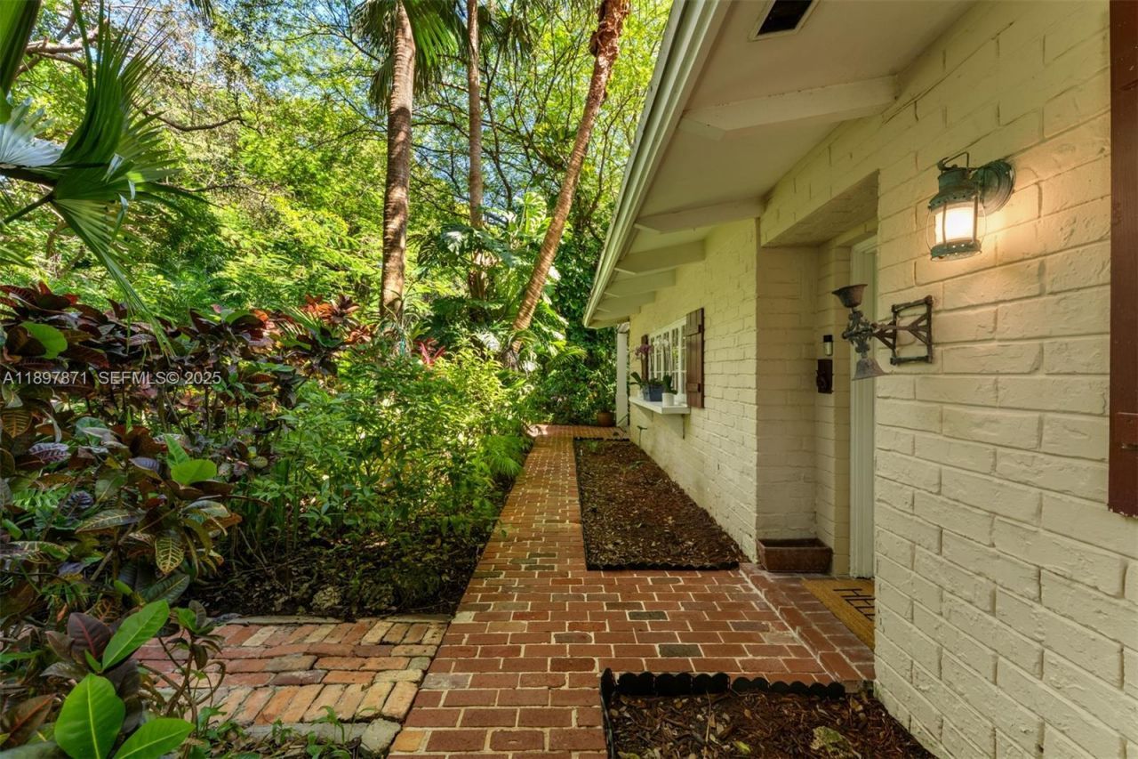 5950 SW 128th St, Pinecrest, FL 33156 Photo