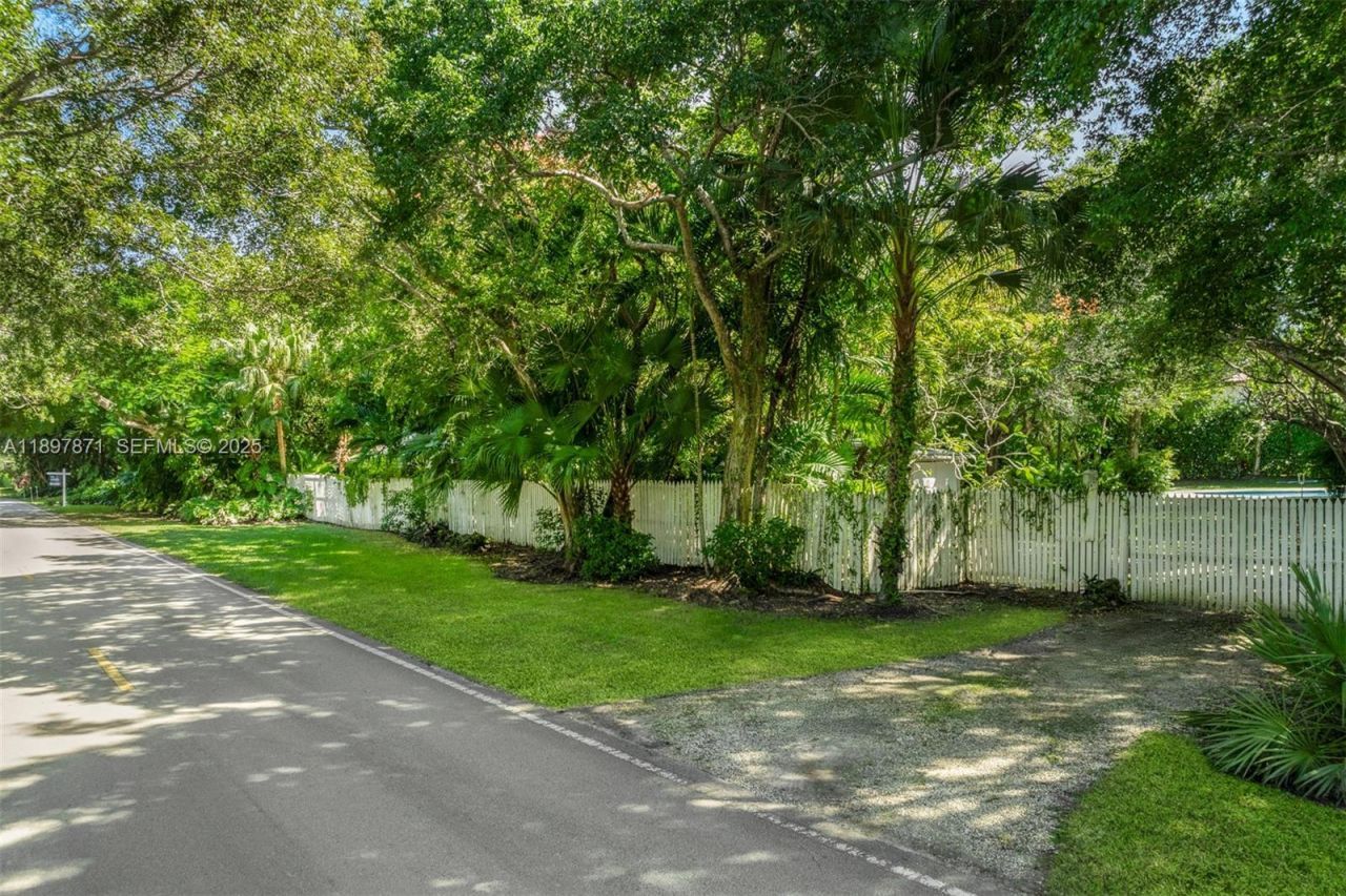 5950 SW 128th St, Pinecrest, FL 33156 Photo