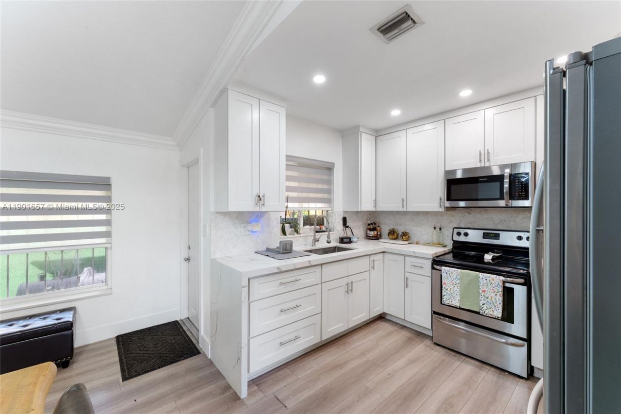 820 SW 17th Ave, Unit 1, Miami, FL 33135 Photo