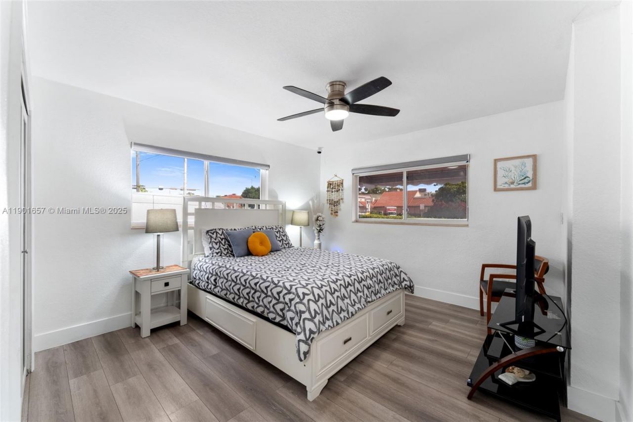 820 SW 17th Ave, Unit 1, Miami, FL 33135 Photo