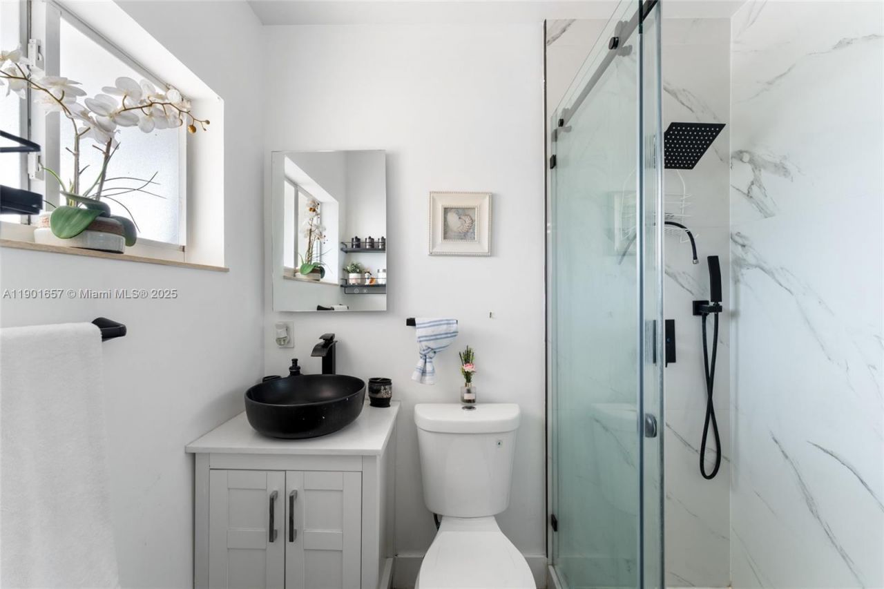 820 SW 17th Ave, Unit 1, Miami, FL 33135 Photo