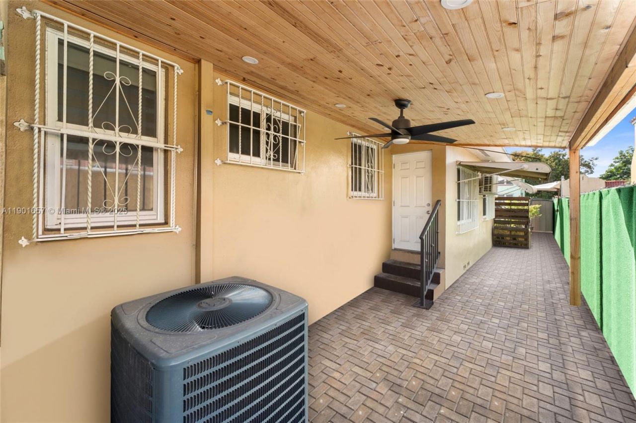 820 SW 17th Ave, Unit 1, Miami, FL 33135 Photo