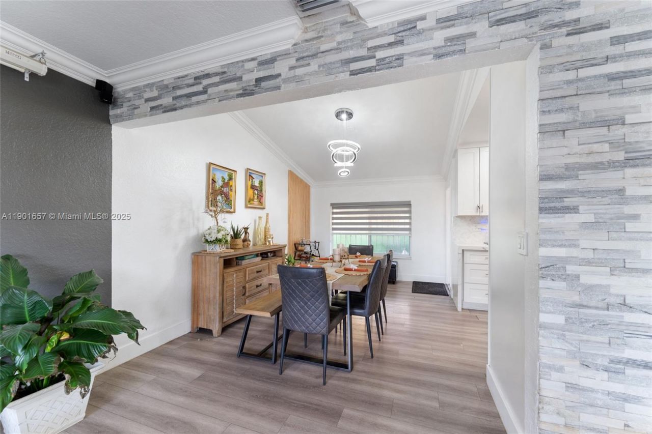 820 SW 17th Ave, Unit 1, Miami, FL 33135 Photo