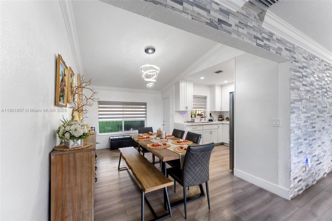 820 SW 17th Ave, Unit 1, Miami, FL 33135 Photo