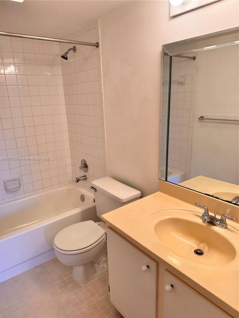 1251 SW 125th Ave, Unit 208T, Pembroke Pines, FL 33027 Photo