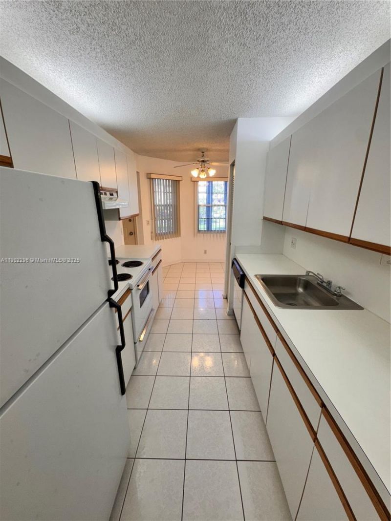 1251 SW 125th Ave, Unit 208T, Pembroke Pines, FL 33027 Photo