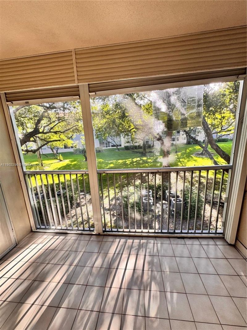 1251 SW 125th Ave, Unit 208T, Pembroke Pines, FL 33027 Photo