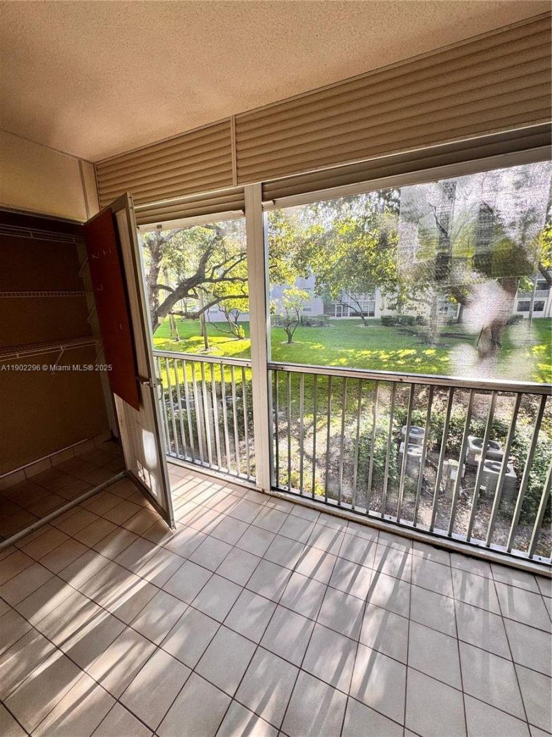 1251 SW 125th Ave, Unit 208T, Pembroke Pines, FL 33027 Photo