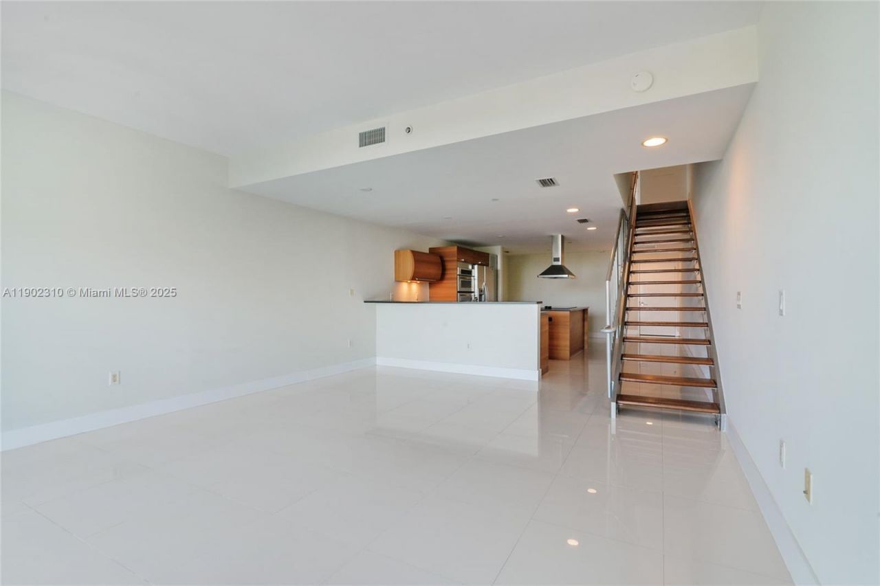 2950 NE 188th St, Unit 309, Aventura, FL 33180 Photo