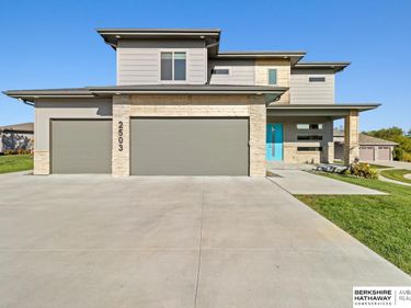 2503 N 184th Street, Elkhorn, NE 68022