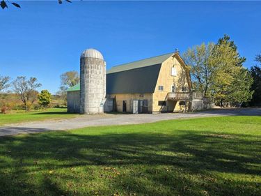 6640 State Route 5 And 20, Bloomfield, NY 14469