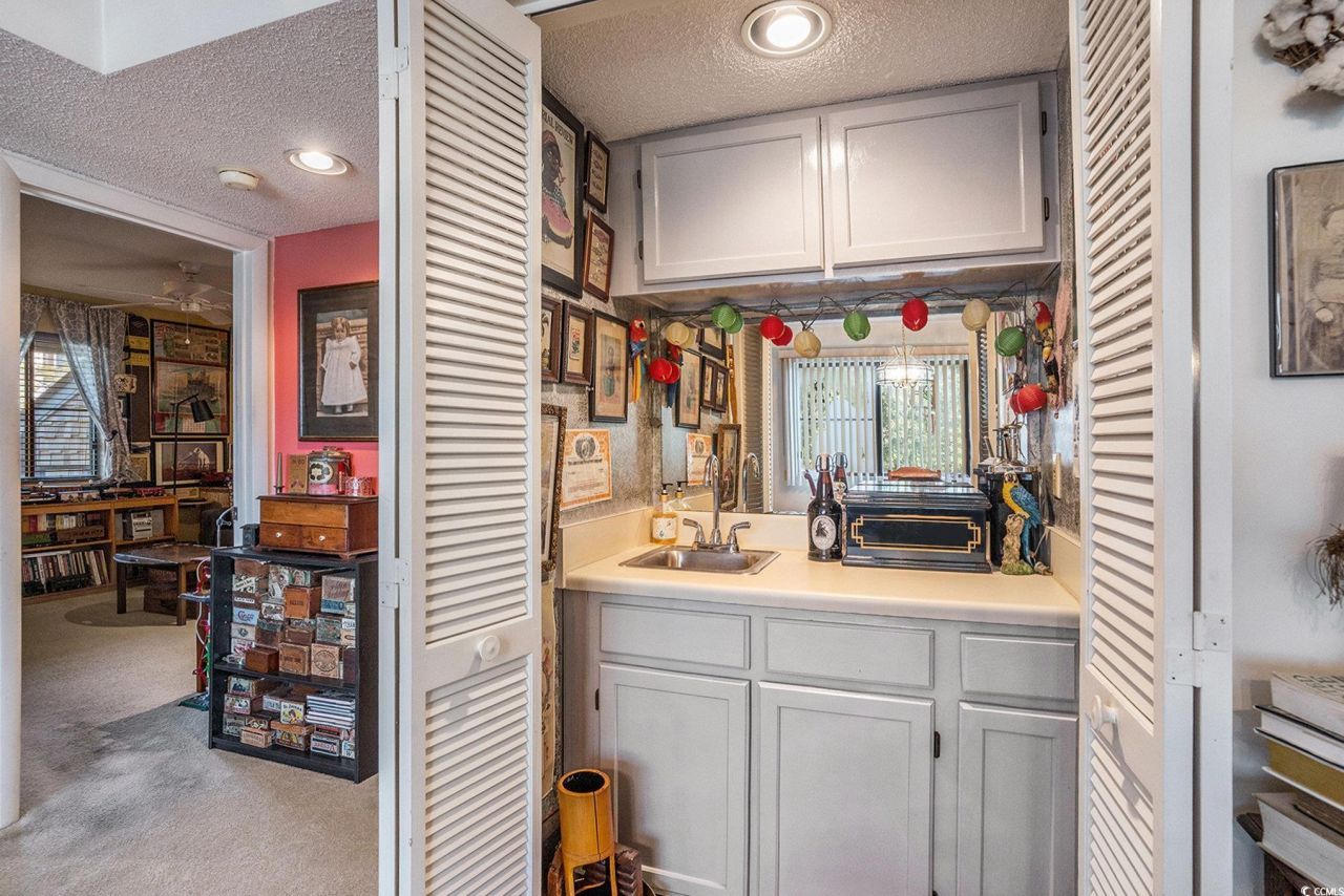 250 Maison Dr. Photo 10