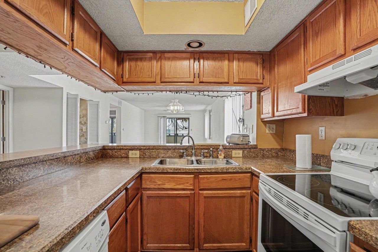 250 Maison Dr. Photo 12