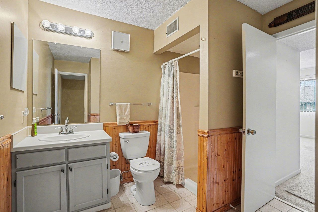 250 Maison Dr. Photo 16