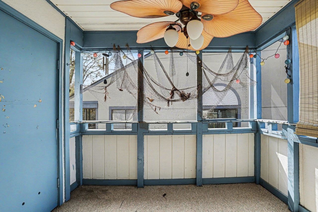 250 Maison Dr. Photo 18