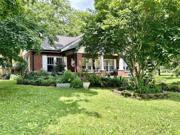 395 Market St, Elkton, TN 38455