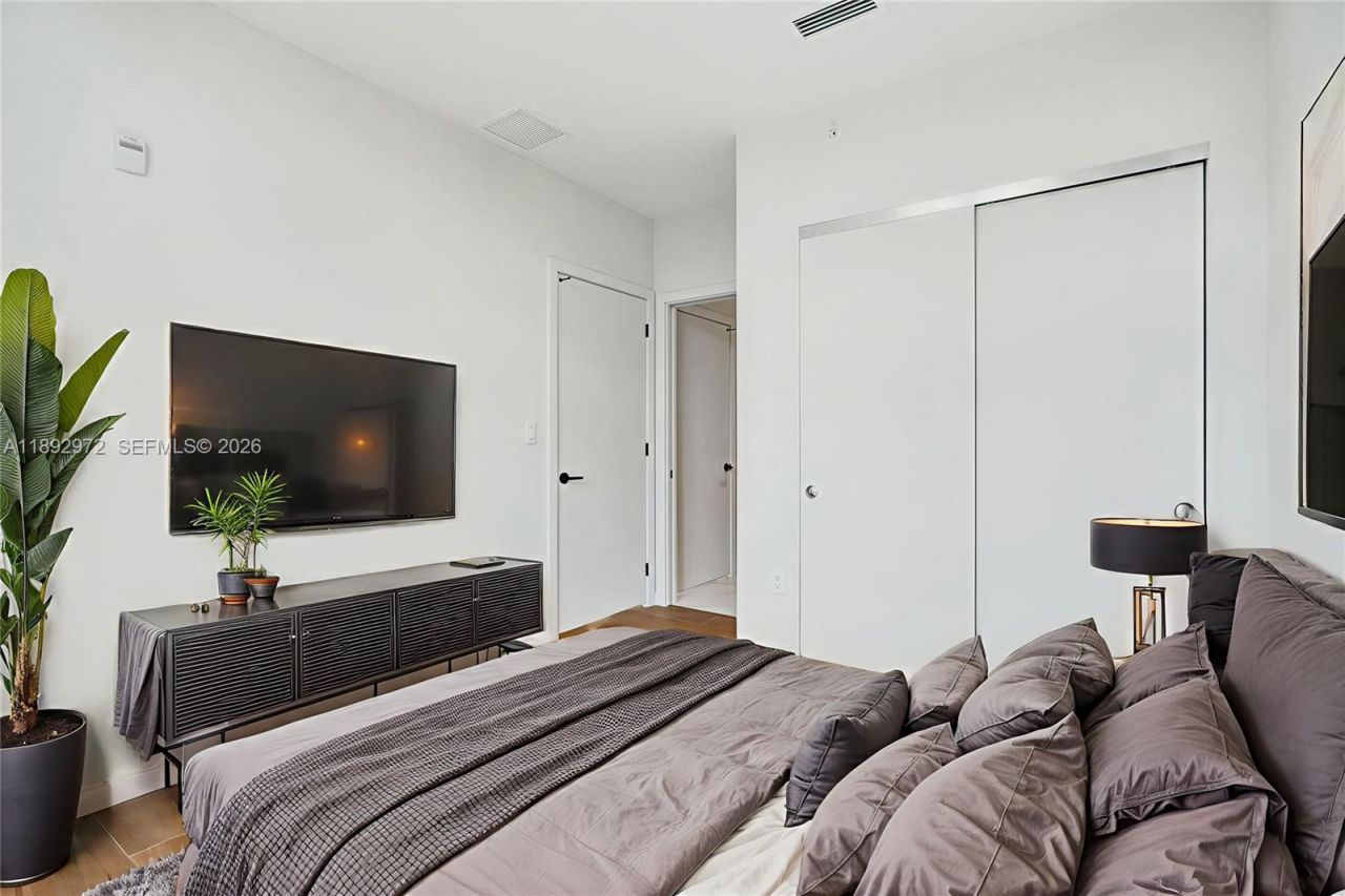 525 NE 61st St, Miami, FL 33137 Photo