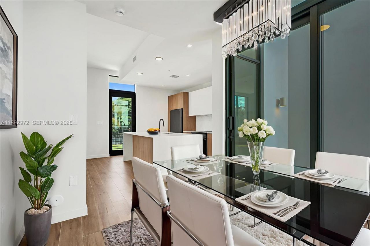 525 NE 61st St, Miami, FL 33137 Photo