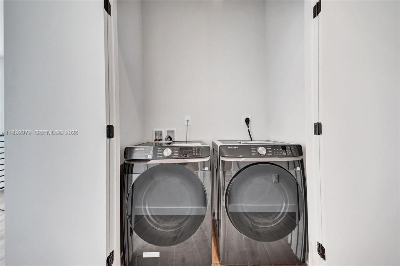 525 NE 61st St, Miami, FL 33137 Photo