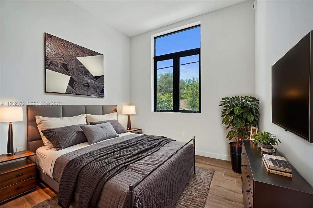 525 NE 61st St, Miami, FL 33137 Photo