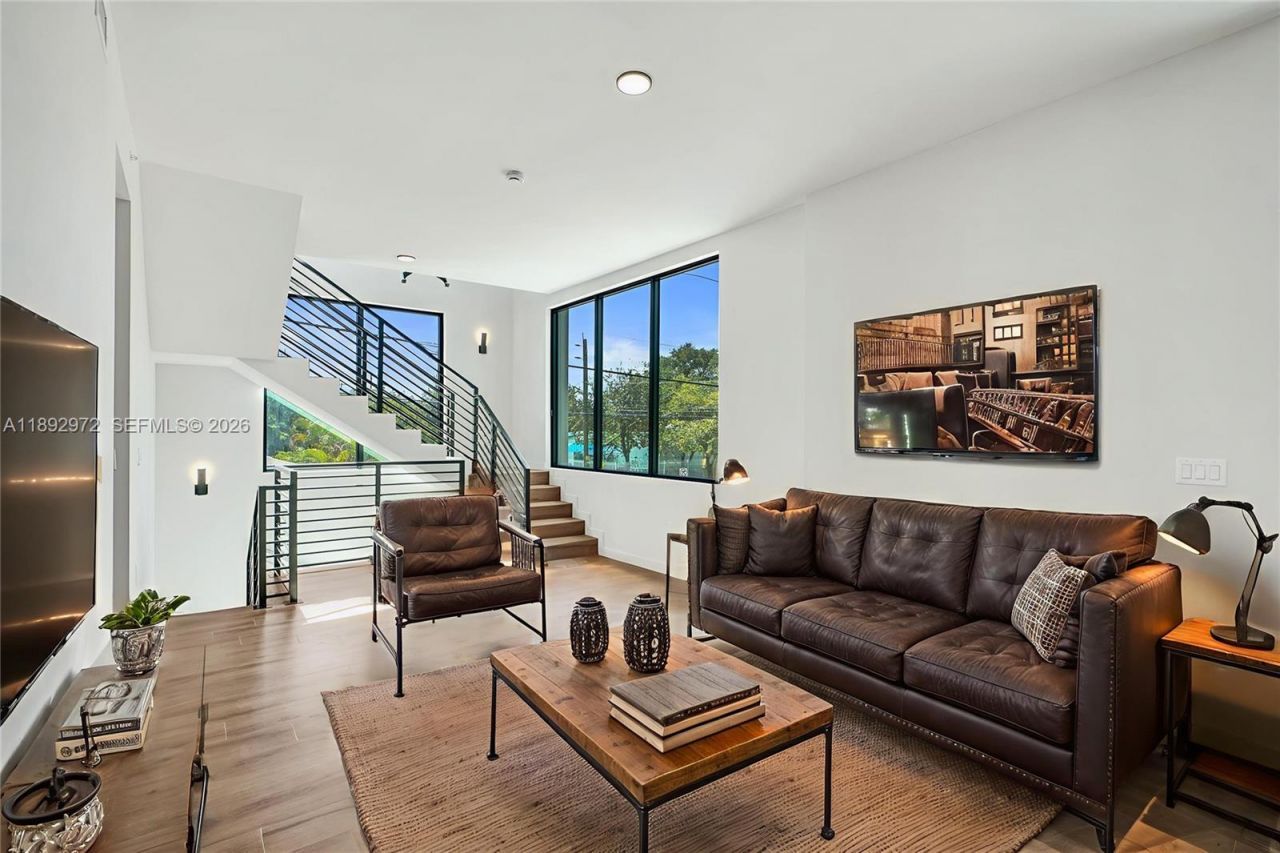 525 NE 61st St, Miami, FL 33137 Photo