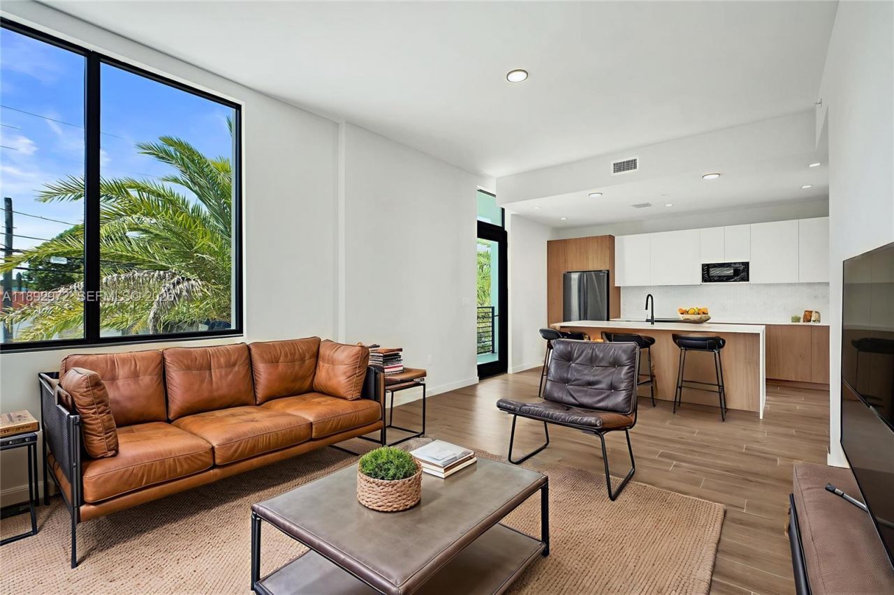 525 NE 61st St, Miami, FL 33137 Photo