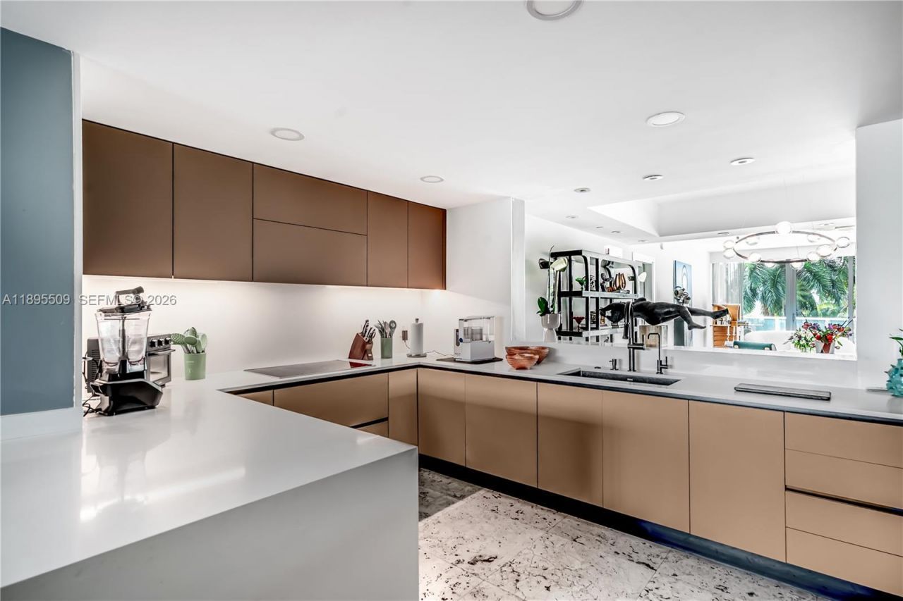 2627 S Bayshore Dr, Unit 504, Miami, FL 33133 Photo