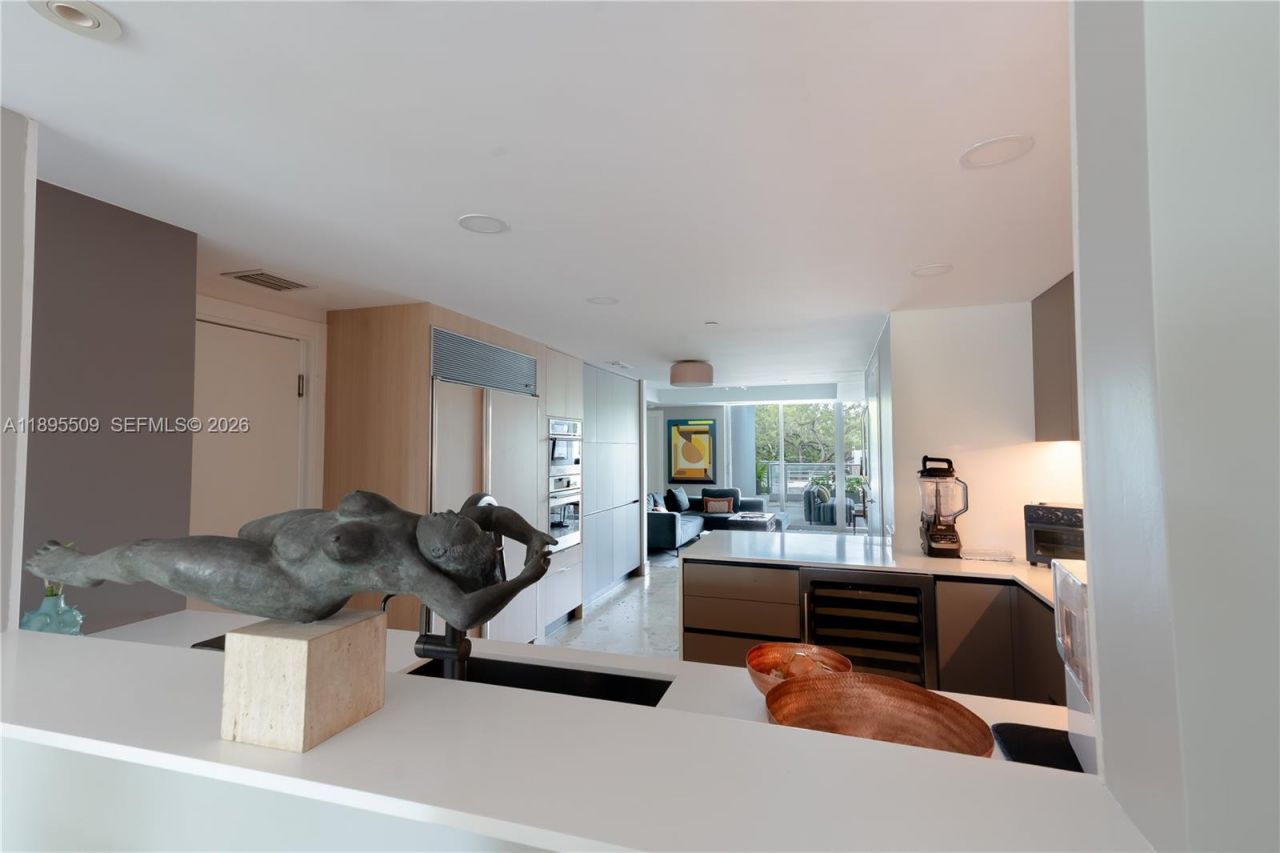 2627 S Bayshore Dr, Unit 504, Miami, FL 33133 Photo