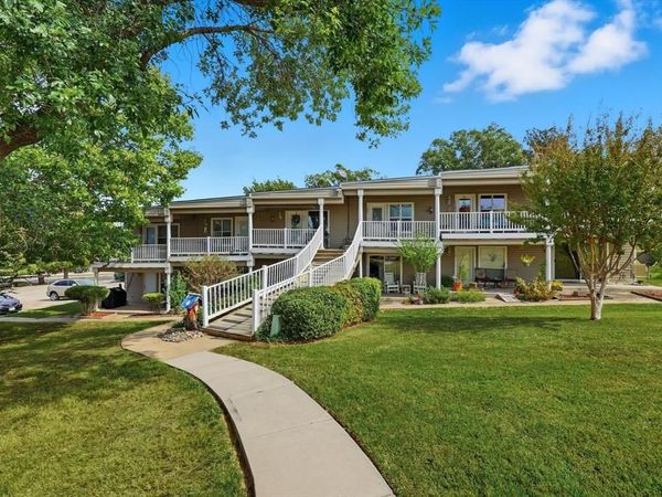 81 Runaway Bay Drive, Unit 220, Runaway Bay, TX 76426