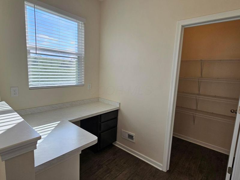 327 Cardinal Point Drive, Delaware, OH 43015 Photo 12