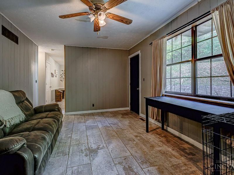 672 Glenway Drive, Hamilton, OH 45013 Photo 17